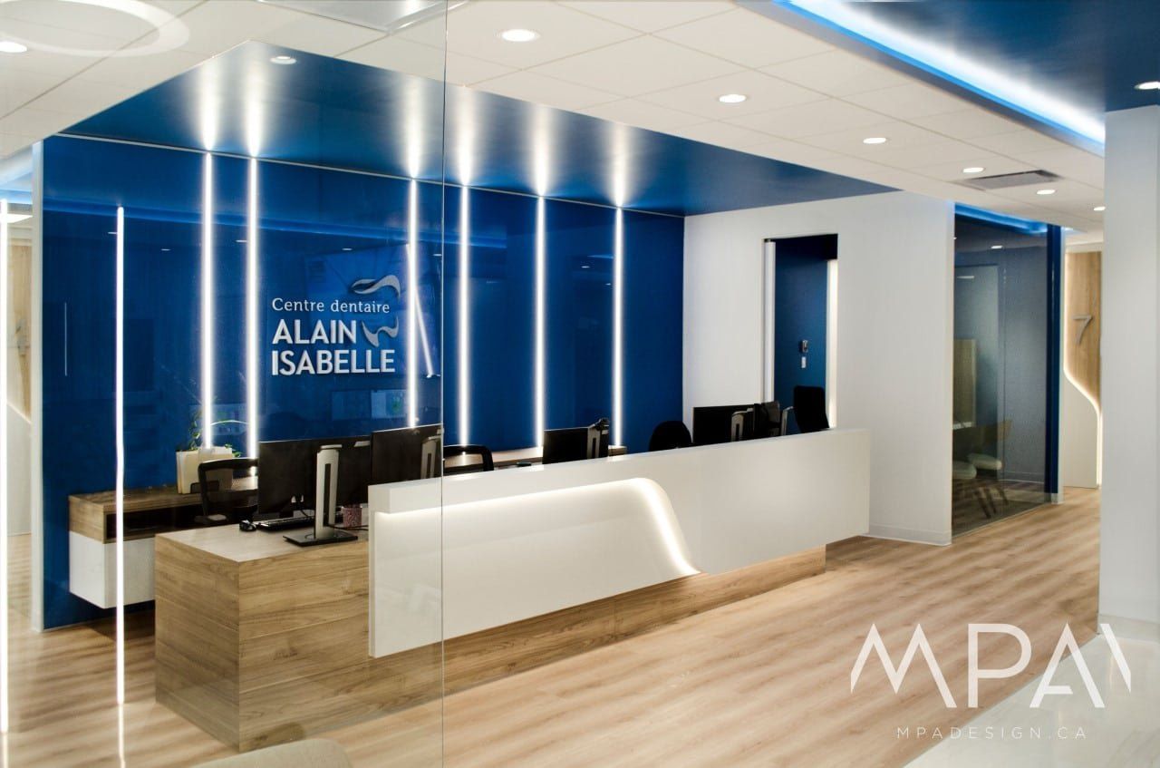Comptoir d’accueil et salle d’attente